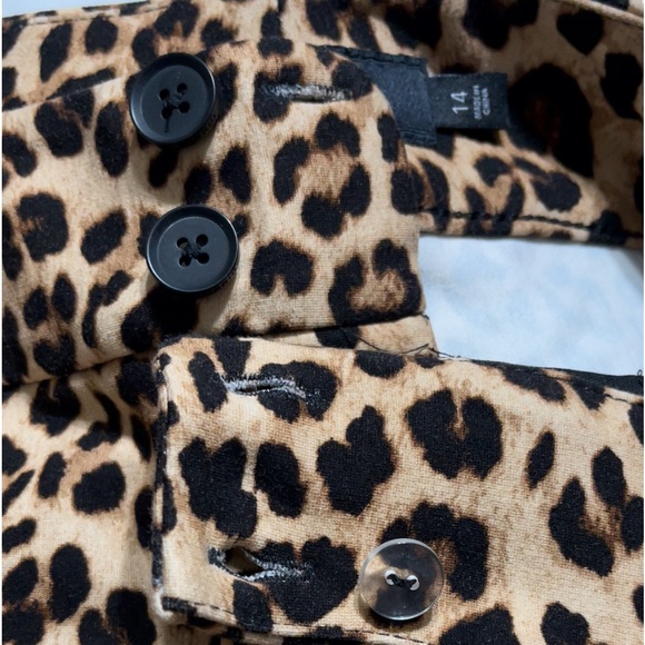 🌺TORRID STUDIO Leopard Ankle Skinny Pants🌺 - Picture 8 of 16